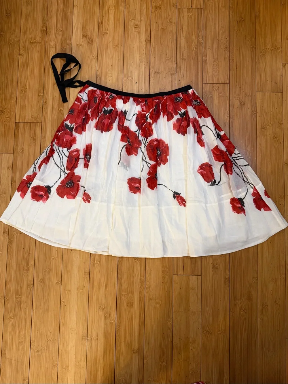NWOT Anthropologie Mermaid White Red Floral Skirt Size S